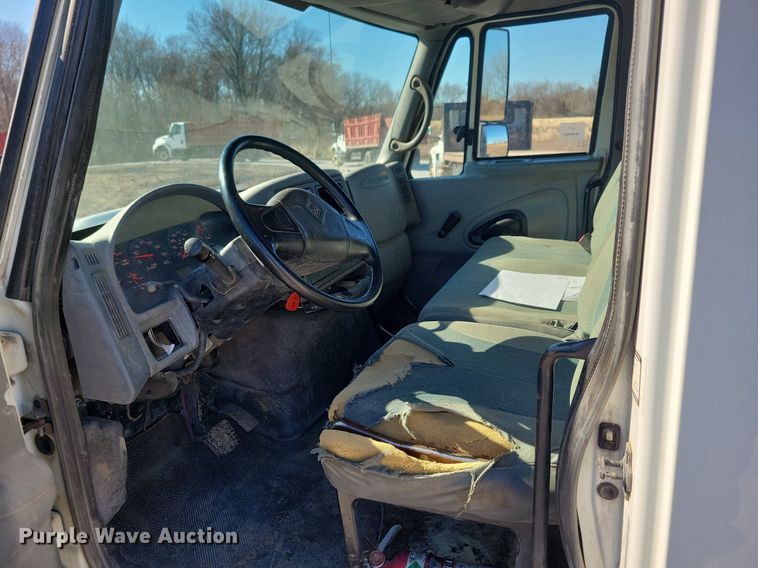 image for item LC9941 2006 International  4300 dump flatbed truck