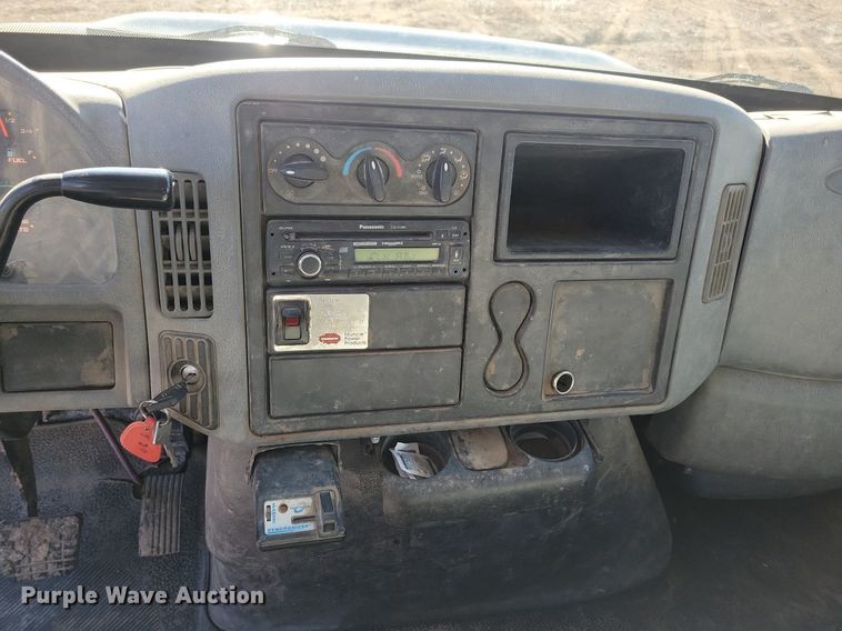 image for item LC9941 2006 International  4300 dump flatbed truck