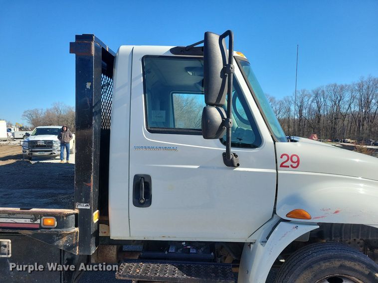 image for item LC9941 2006 International  4300 dump flatbed truck
