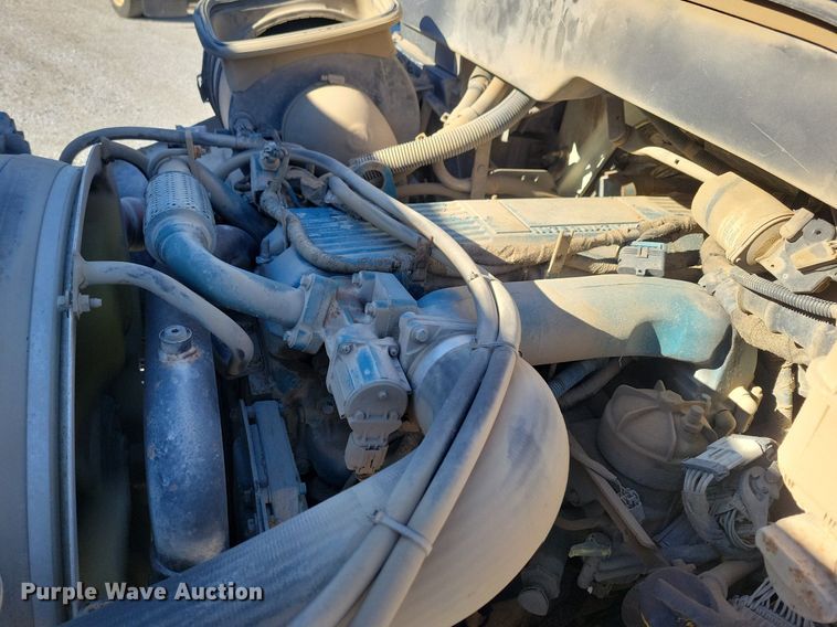 image for item LC9941 2006 International  4300 dump flatbed truck