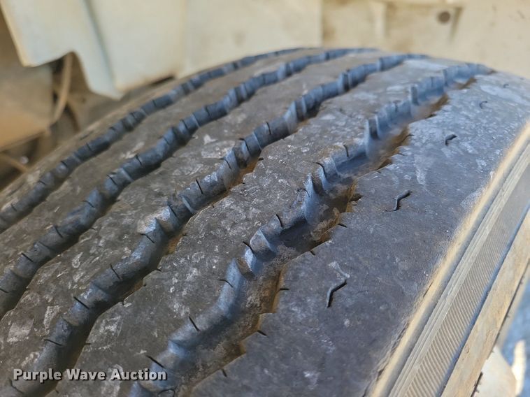 image for item LC9941 2006 International  4300 dump flatbed truck