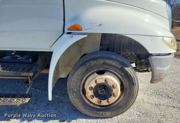 image for item LC9941 2006 International  4300 dump flatbed truck