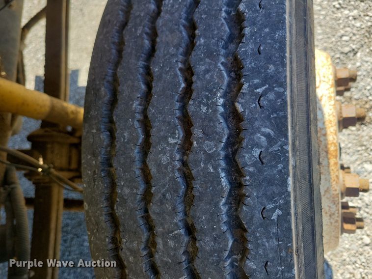 image for item LC9941 2006 International  4300 dump flatbed truck