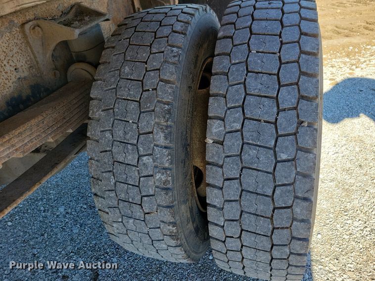 image for item LC9941 2006 International  4300 dump flatbed truck