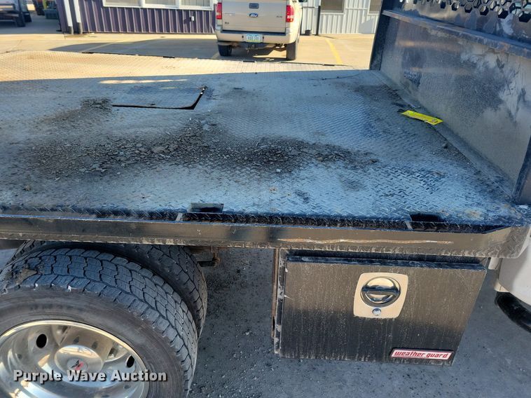 image for item LC9942 2020 Ford F550 Super Duty XL flatbed truck