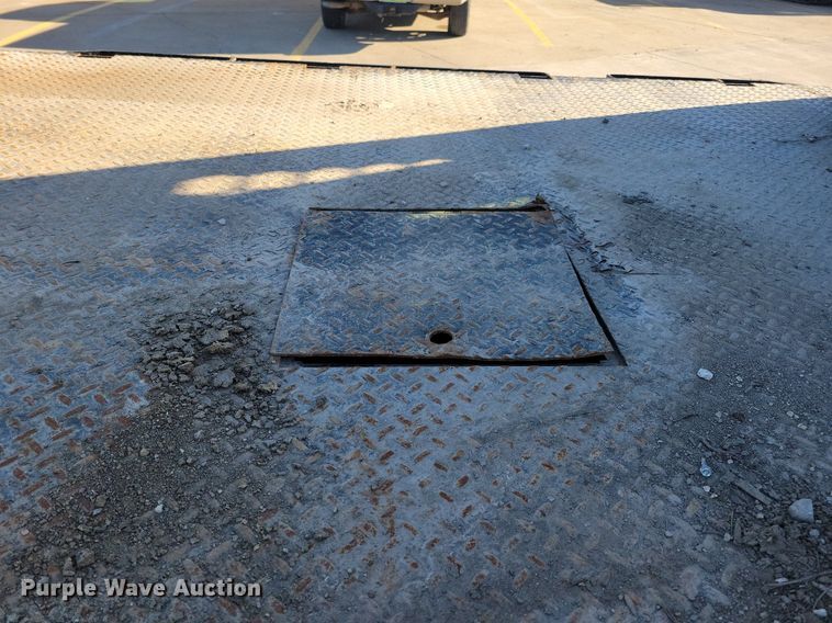 image for item LC9942 2020 Ford F550 Super Duty XL flatbed truck