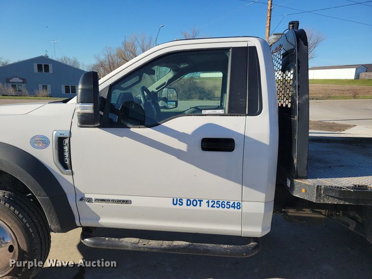 image for item LC9942 2020 Ford F550 Super Duty XL flatbed truck