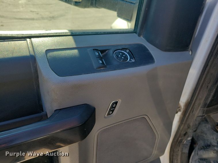 image for item LC9942 2020 Ford F550 Super Duty XL flatbed truck