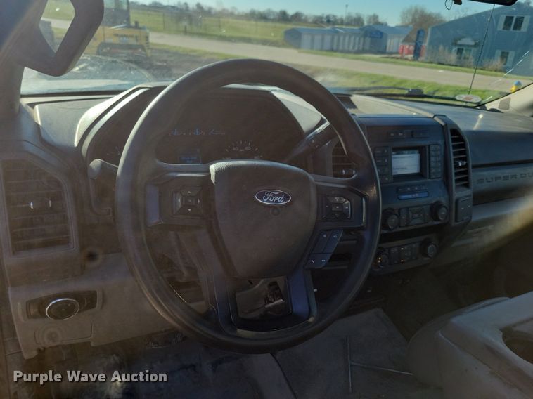 image for item LC9942 2020 Ford F550 Super Duty XL flatbed truck