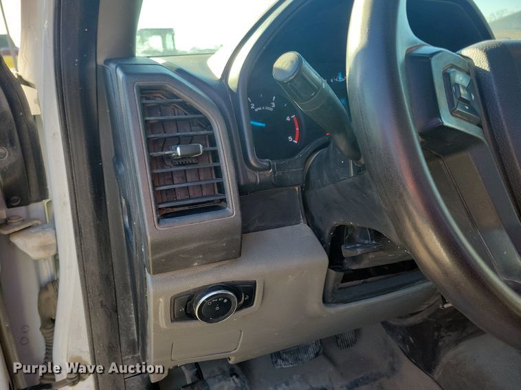 image for item LC9942 2020 Ford F550 Super Duty XL flatbed truck