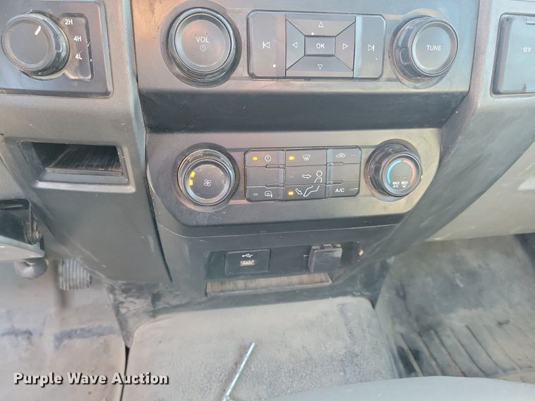 image for item LC9942 2020 Ford F550 Super Duty XL flatbed truck