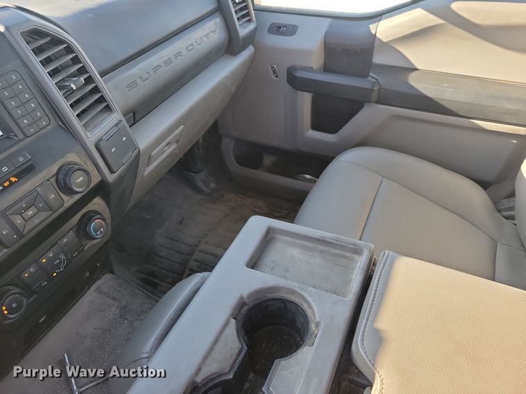 image for item LC9942 2020 Ford F550 Super Duty XL flatbed truck