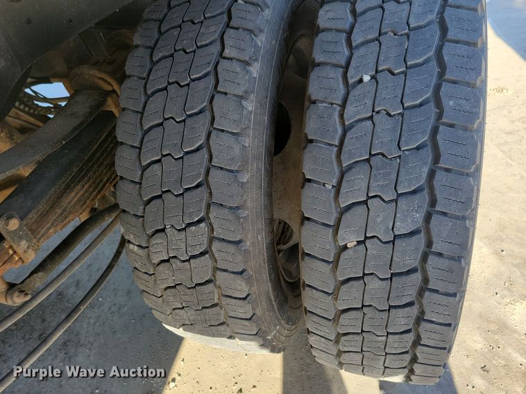 image for item LC9942 2020 Ford F550 Super Duty XL flatbed truck