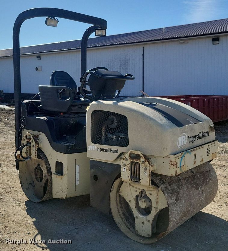 image for item LC9944 2006 Ingersoll Rand DD24 double drum vibratory roller