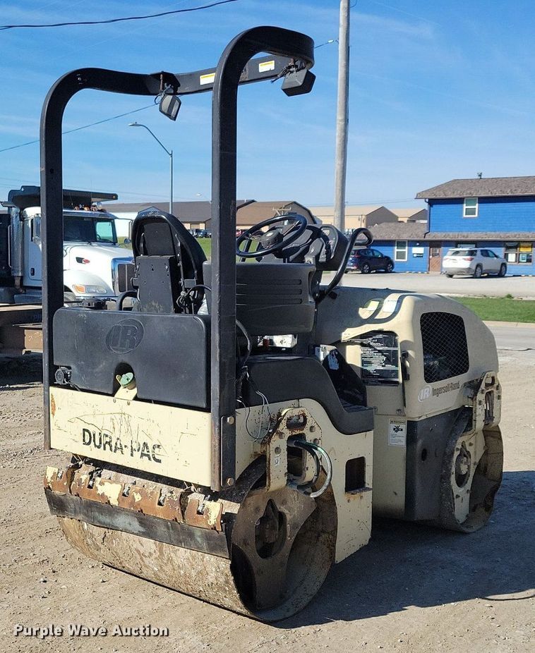 image for item LC9944 2006 Ingersoll Rand DD24 double drum vibratory roller