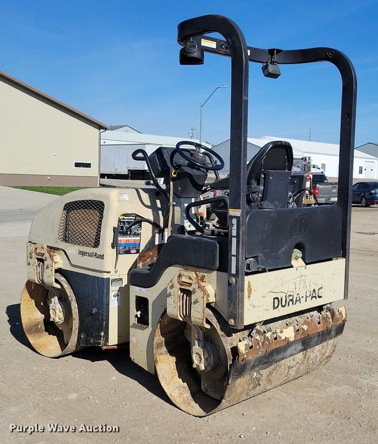 image for item LC9944 2006 Ingersoll Rand DD24 double drum vibratory roller