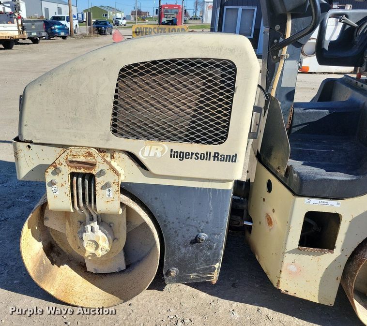 image for item LC9944 2006 Ingersoll Rand DD24 double drum vibratory roller