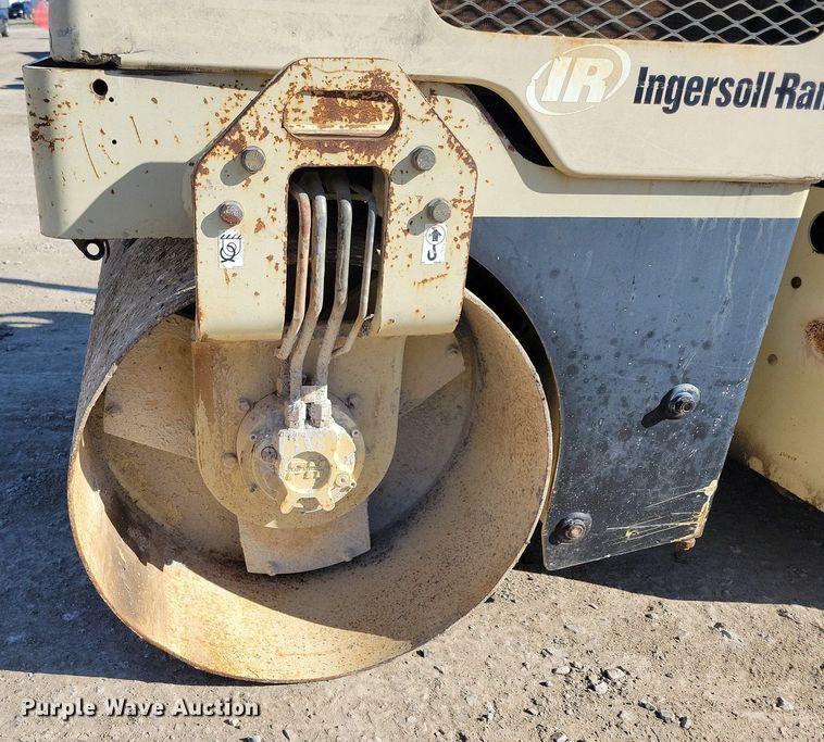 image for item LC9944 2006 Ingersoll Rand DD24 double drum vibratory roller