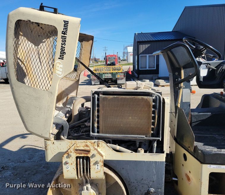 image for item LC9944 2006 Ingersoll Rand DD24 double drum vibratory roller