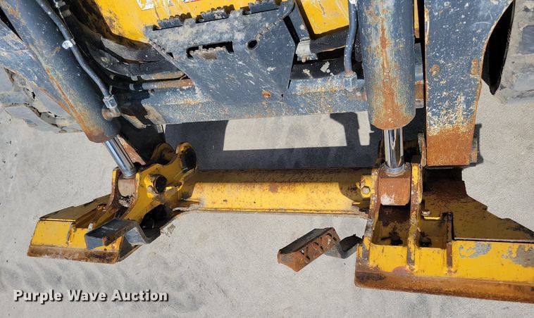 image for item LC9948 2018 John Deere 317G tracked skid steer loader