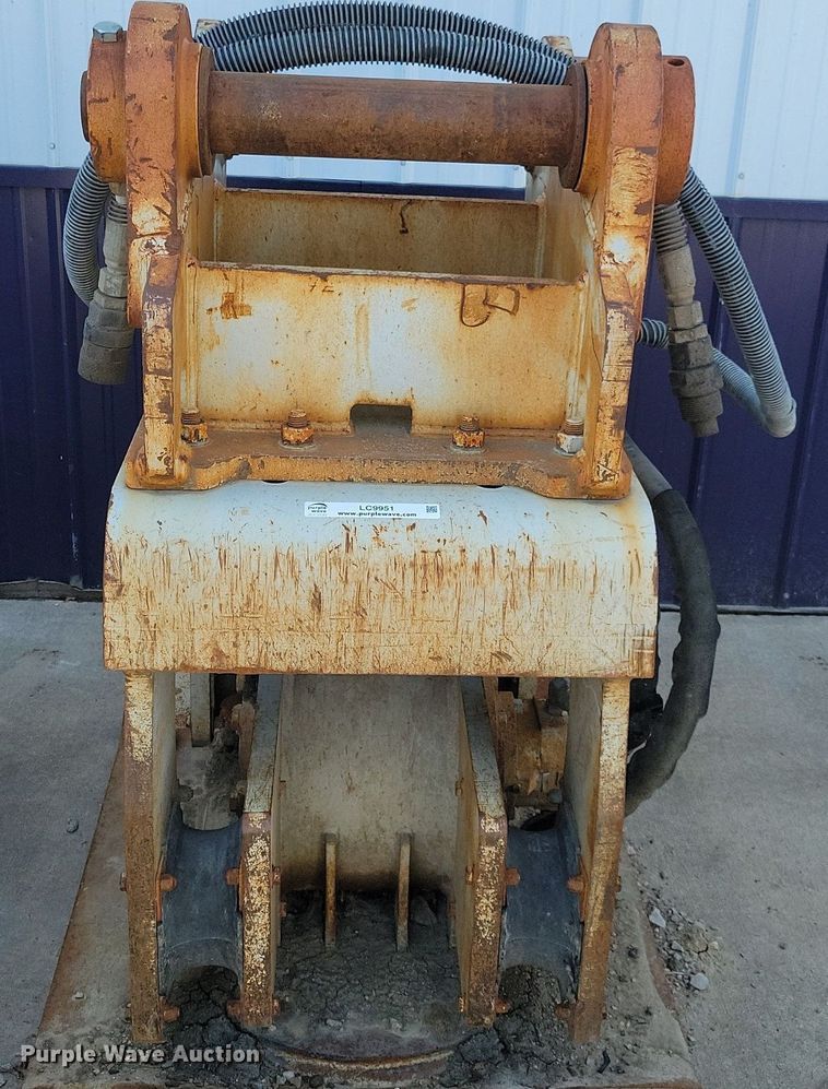 image for item LC9951 Furukawa HP210-II excavator plate compactor