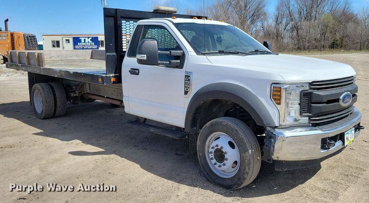 image for item LC9952 2019 Ford F550 Super Duty XL flatbed truck