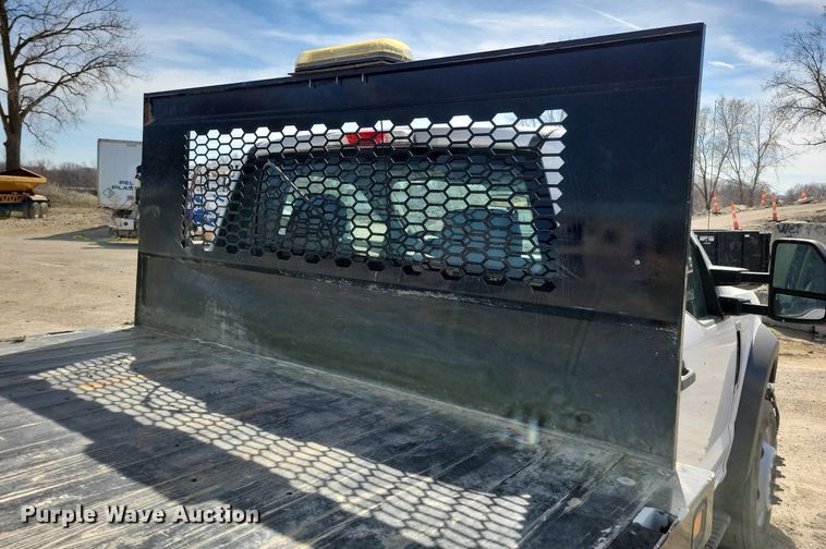 image for item LC9952 2019 Ford F550 Super Duty XL flatbed truck