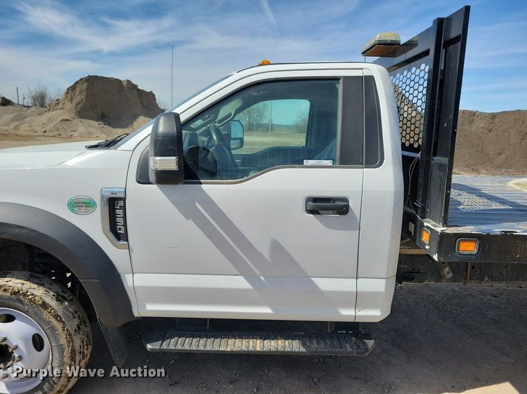 image for item LC9952 2019 Ford F550 Super Duty XL flatbed truck