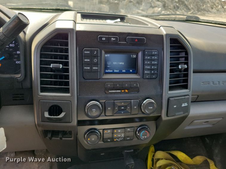 image for item LC9952 2019 Ford F550 Super Duty XL flatbed truck