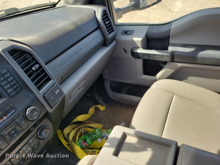 image for item LC9952 2019 Ford F550 Super Duty XL flatbed truck