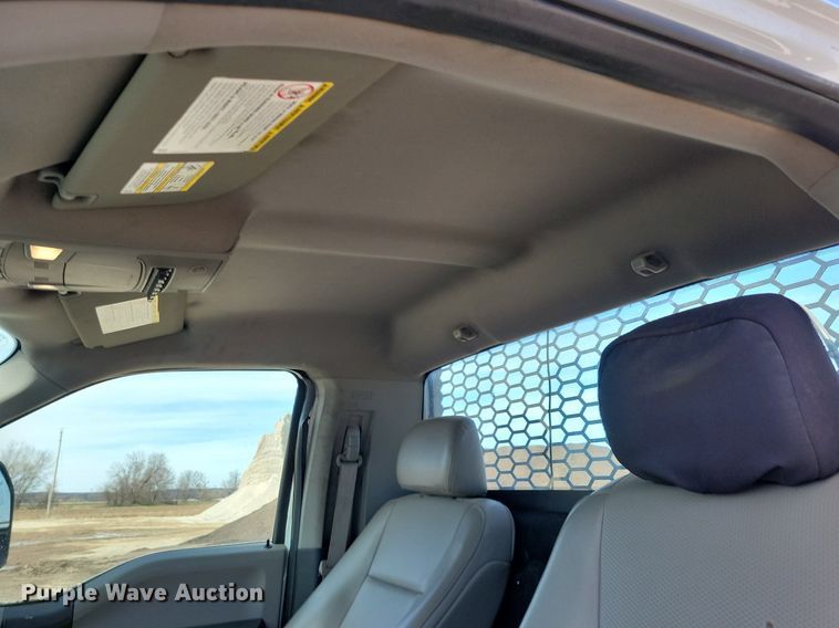 image for item LC9952 2019 Ford F550 Super Duty XL flatbed truck