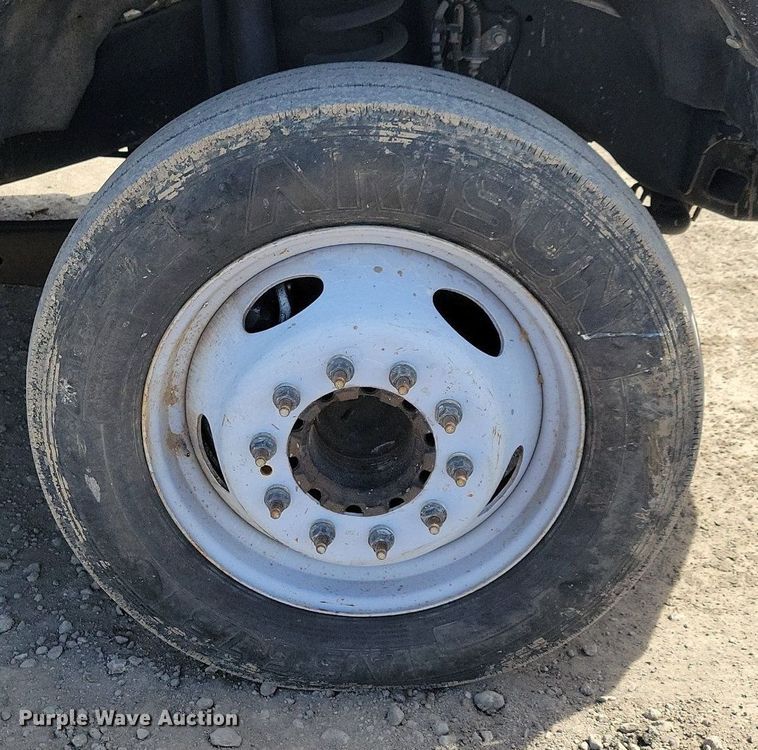 image for item LC9952 2019 Ford F550 Super Duty XL flatbed truck