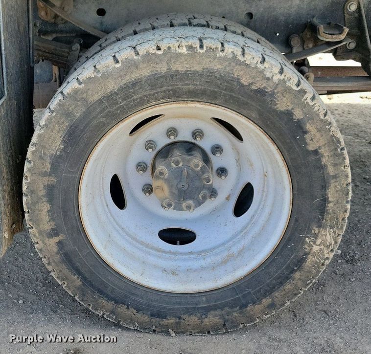 image for item LC9952 2019 Ford F550 Super Duty XL flatbed truck