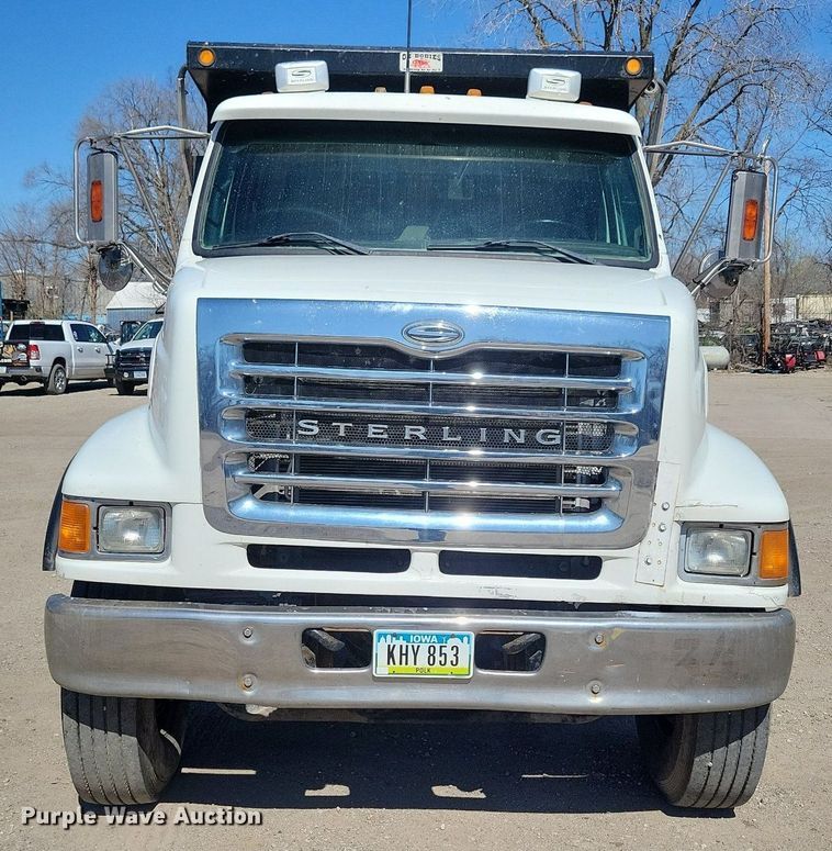 image for item LC9957 2007 Sterling LT7500 dump truck
