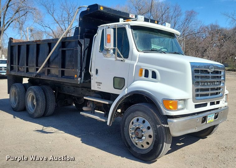 image for item LC9957 2007 Sterling LT7500 dump truck