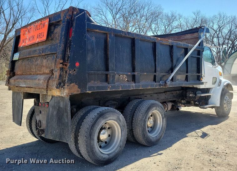 image for item LC9957 2007 Sterling LT7500 dump truck