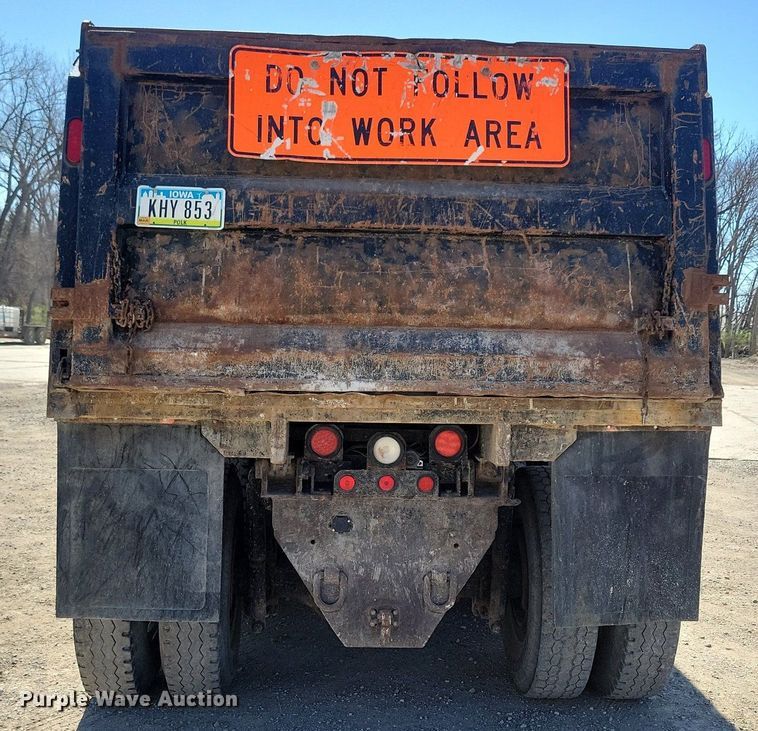 image for item LC9957 2007 Sterling LT7500 dump truck