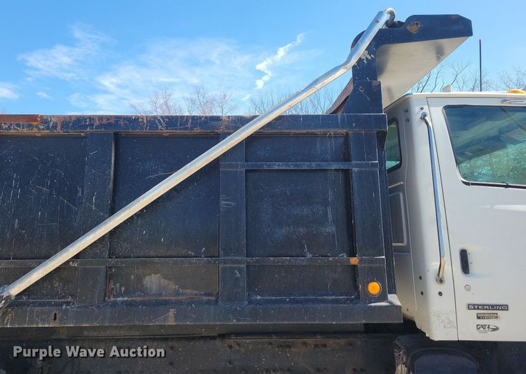 image for item LC9957 2007 Sterling LT7500 dump truck