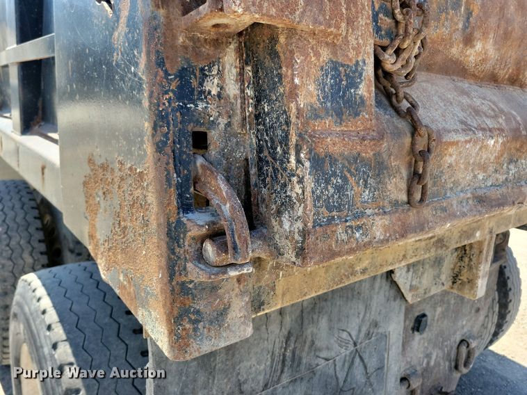 image for item LC9957 2007 Sterling LT7500 dump truck