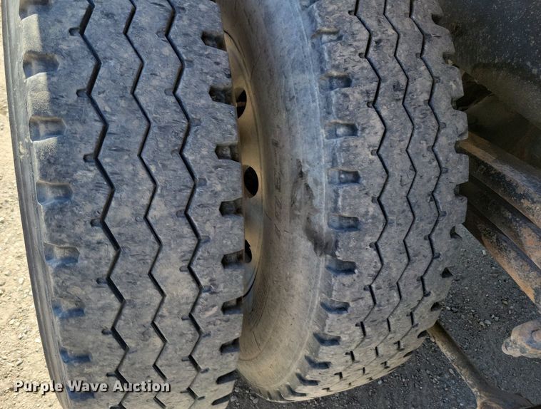 image for item LC9957 2007 Sterling LT7500 dump truck