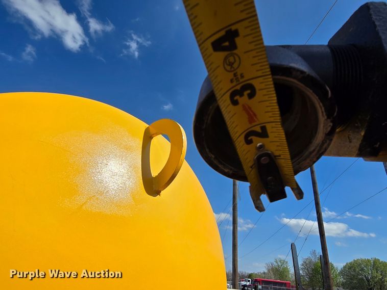 image for item LD9128 2016 Ford F550 Super Duty hydrovac truck