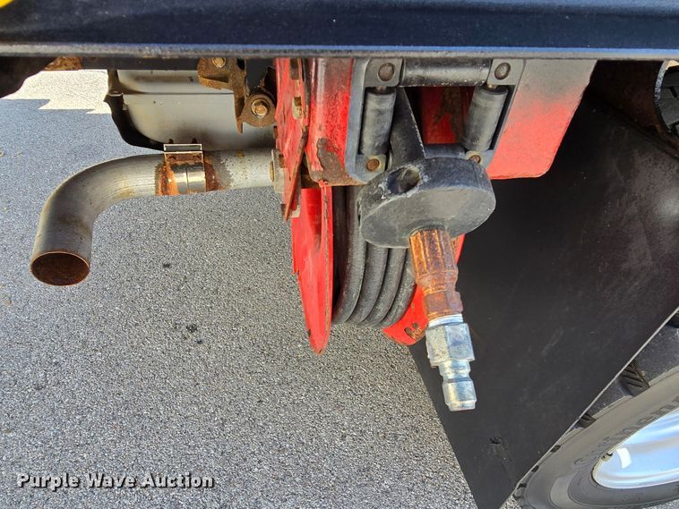 image for item LD9128 2016 Ford F550 Super Duty hydrovac truck