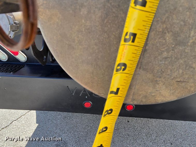 image for item LD9128 2016 Ford F550 Super Duty hydrovac truck