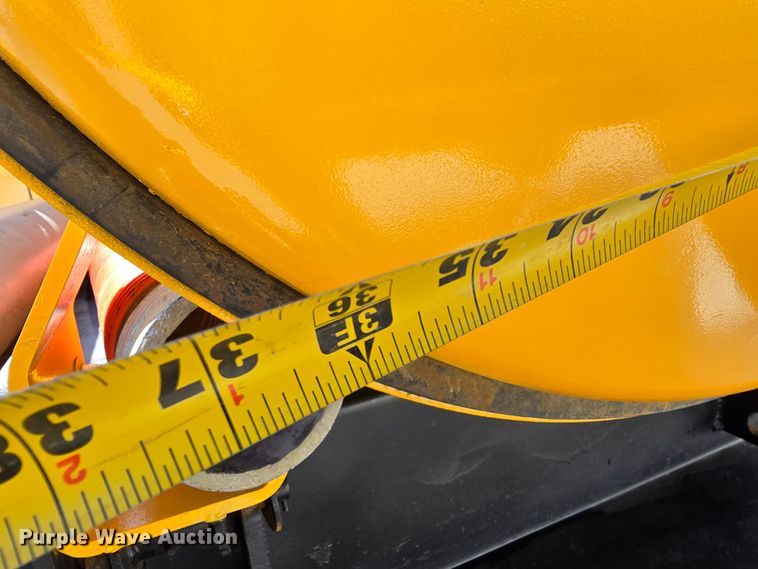 image for item LD9128 2016 Ford F550 Super Duty hydrovac truck