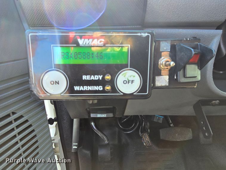 image for item LD9128 2016 Ford F550 Super Duty hydrovac truck