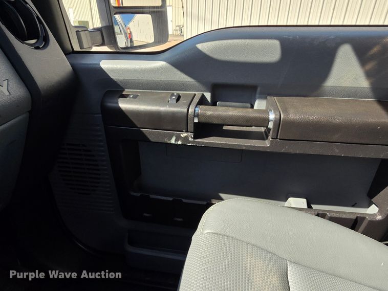 image for item LD9128 2016 Ford F550 Super Duty hydrovac truck