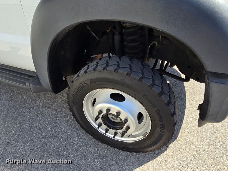 image for item LD9128 2016 Ford F550 Super Duty hydrovac truck