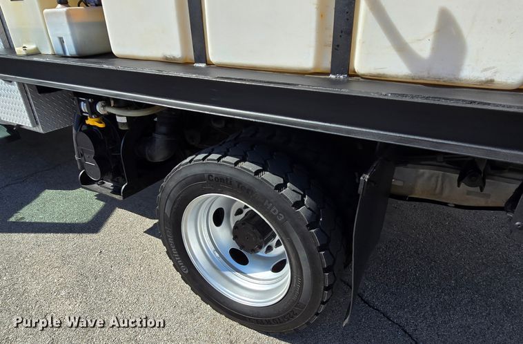 image for item LD9128 2016 Ford F550 Super Duty hydrovac truck