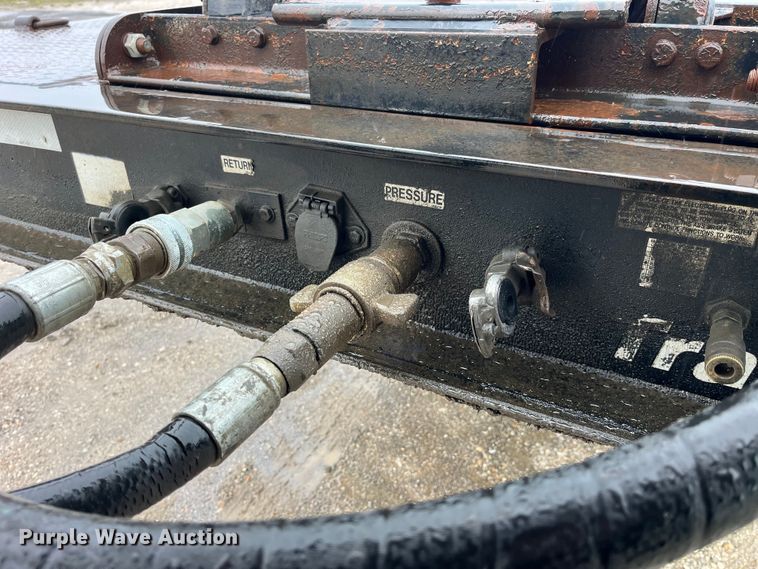 image for item LD9379 2002 Dakota Trail-Eze TE70HT48 drop deck equipment trailer