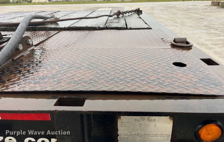 image for item LD9379 2002 Dakota Trail-Eze TE70HT48 drop deck equipment trailer